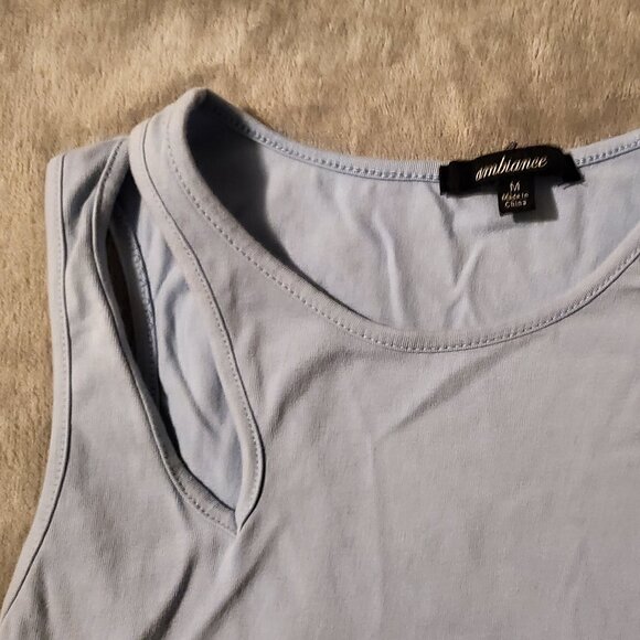 Teardrop Cut Out Crop Top - Picture 7 of 7